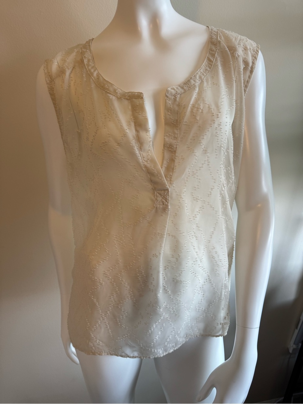American Eagle Outfitters Cream Beaded Sleeveless V-Neck Camisole